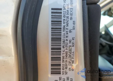 2015 Jeep Cherokee Latitude z USA, uszkodzony, nr VIN 1C4PJLCBXFW536390